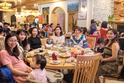 Tiệc gia đình nhân viên Hùng Dương